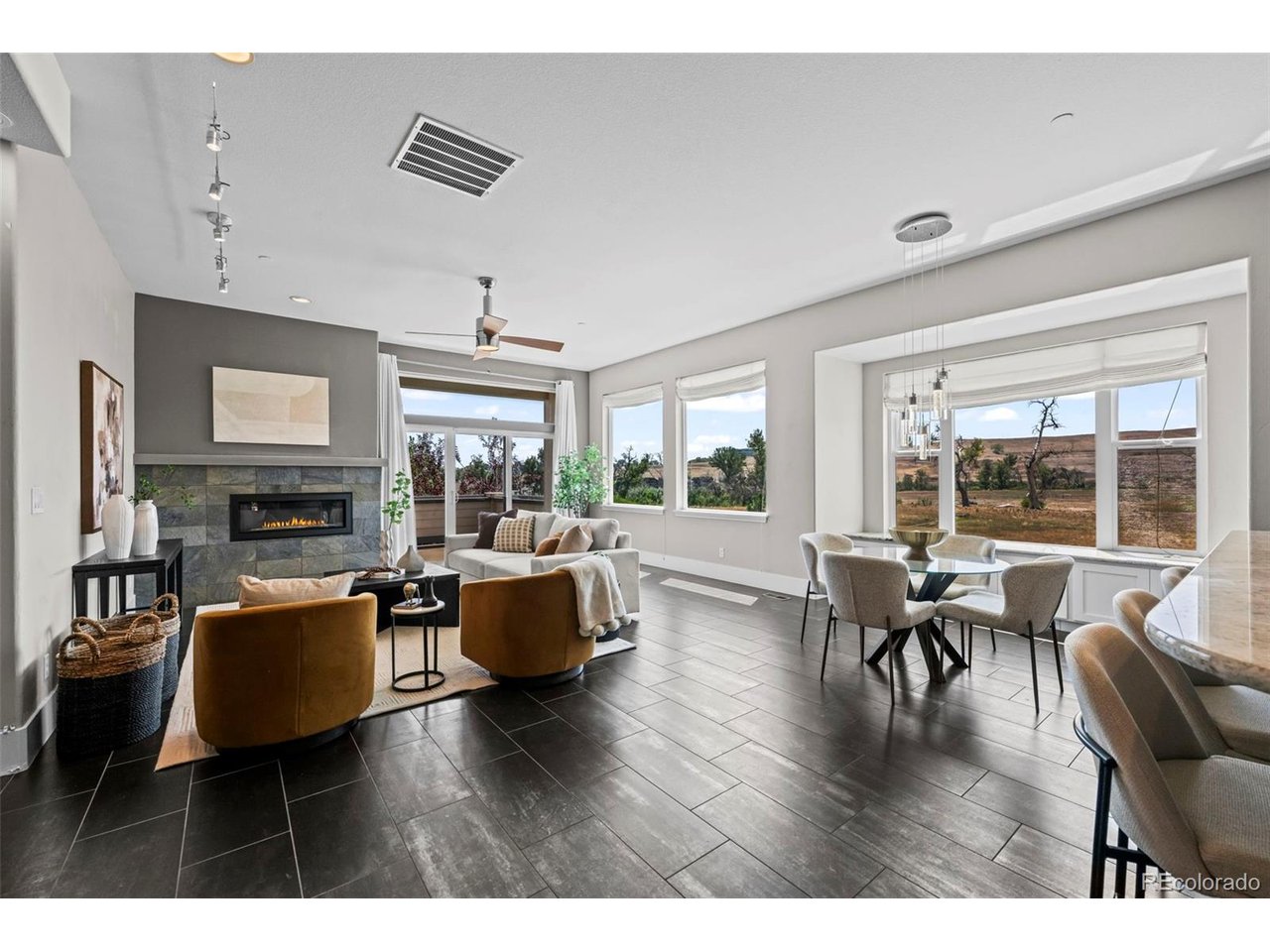 218 6th Ave