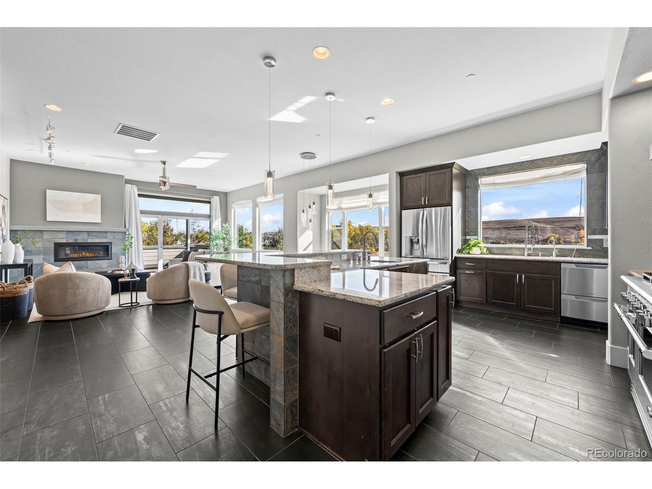 218 6th Ave