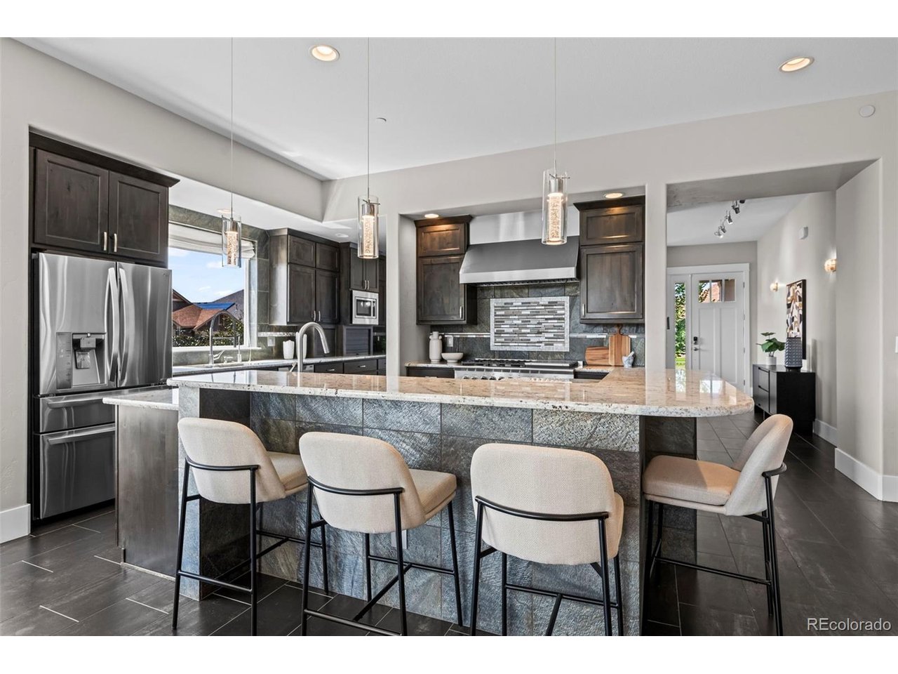 218 6th Ave
