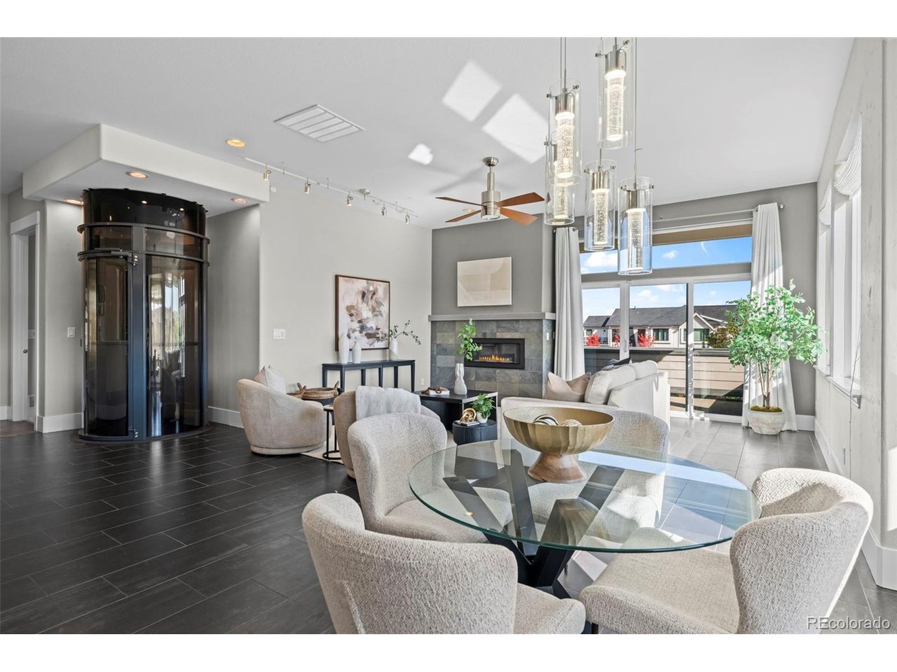 218 6th Ave