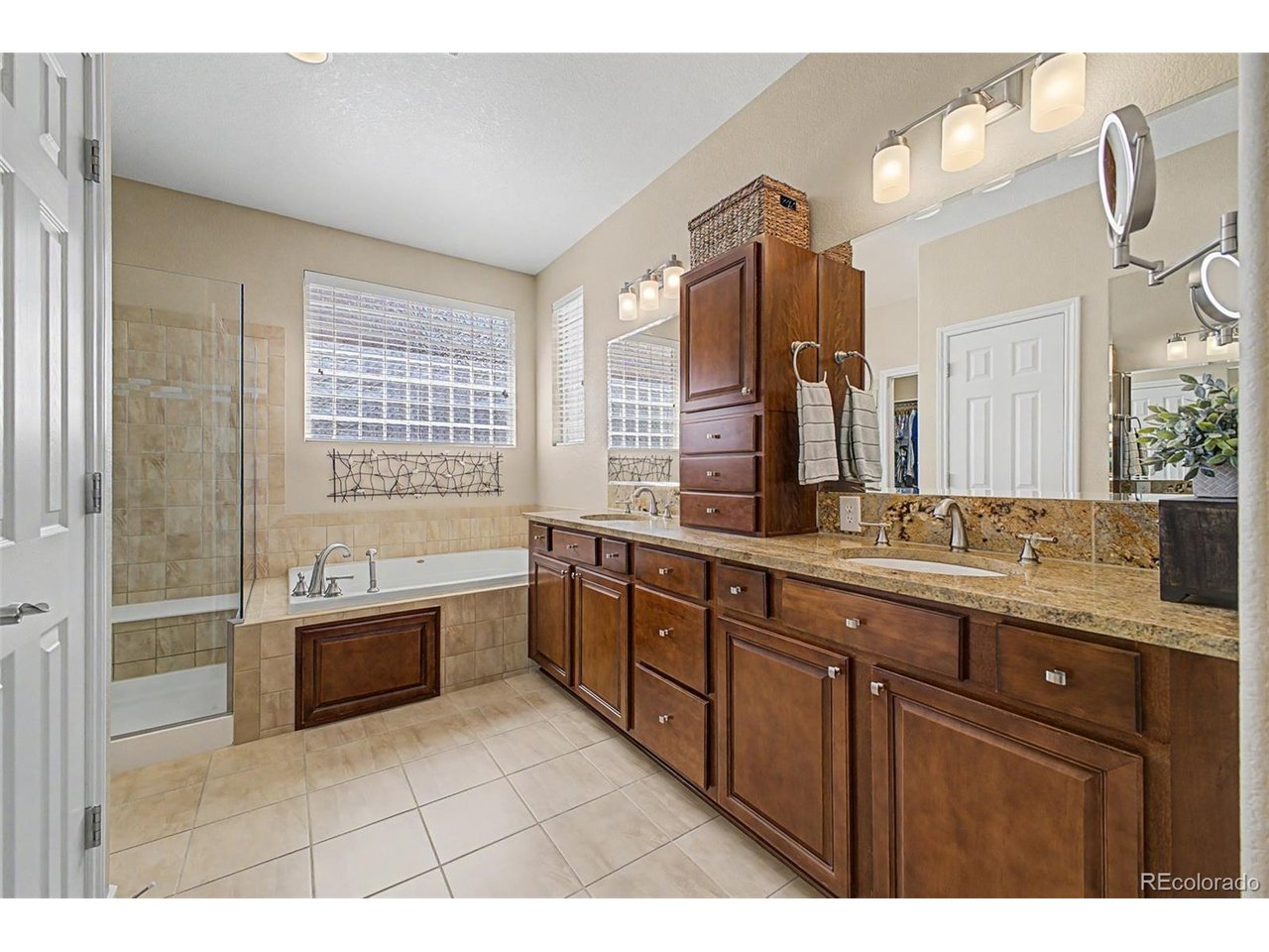 1282 Serene Dr