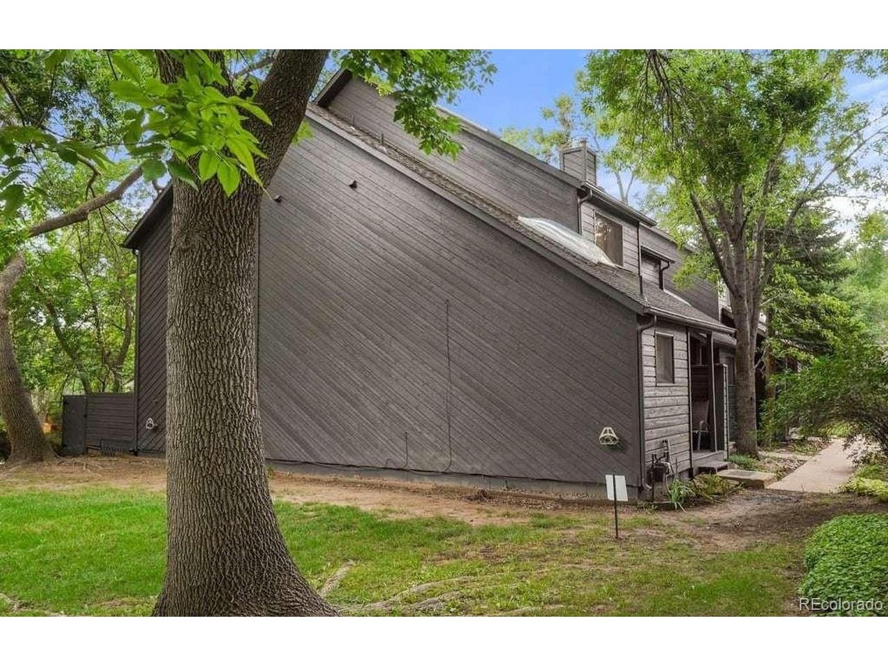 3056 Edison Ct