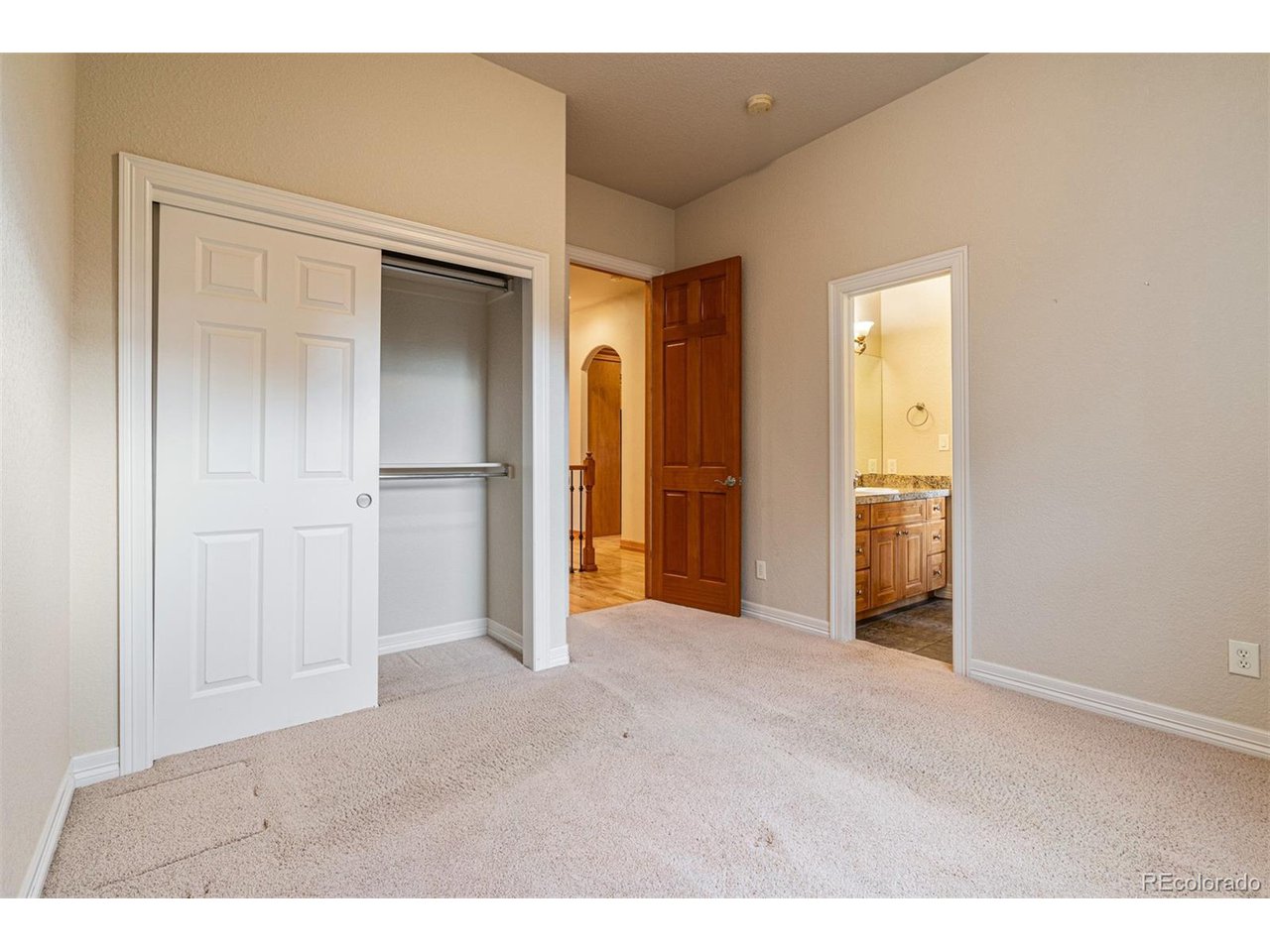 3045 S Buttercup Cir