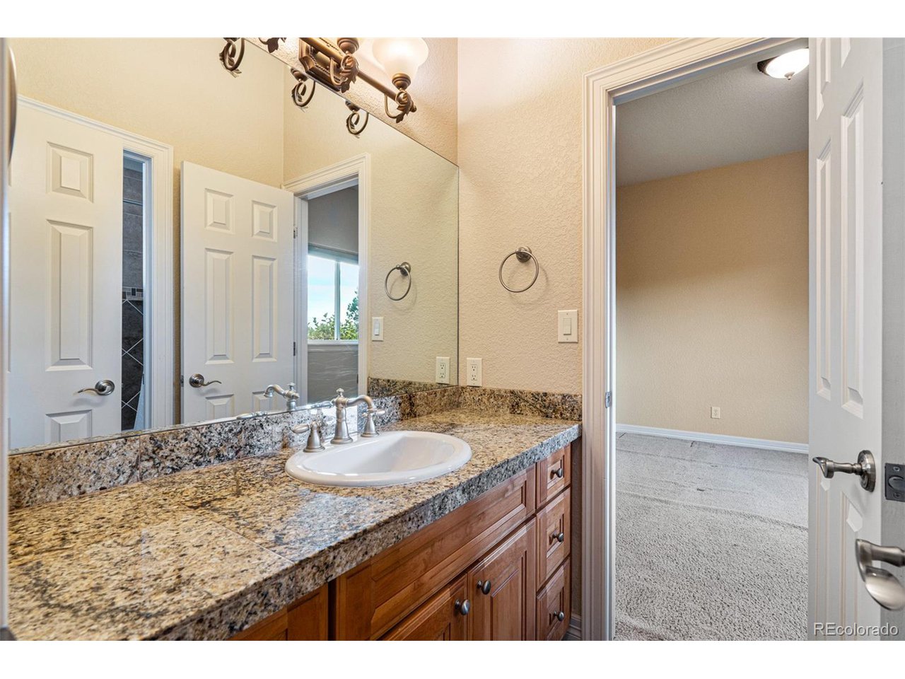 3045 S Buttercup Cir