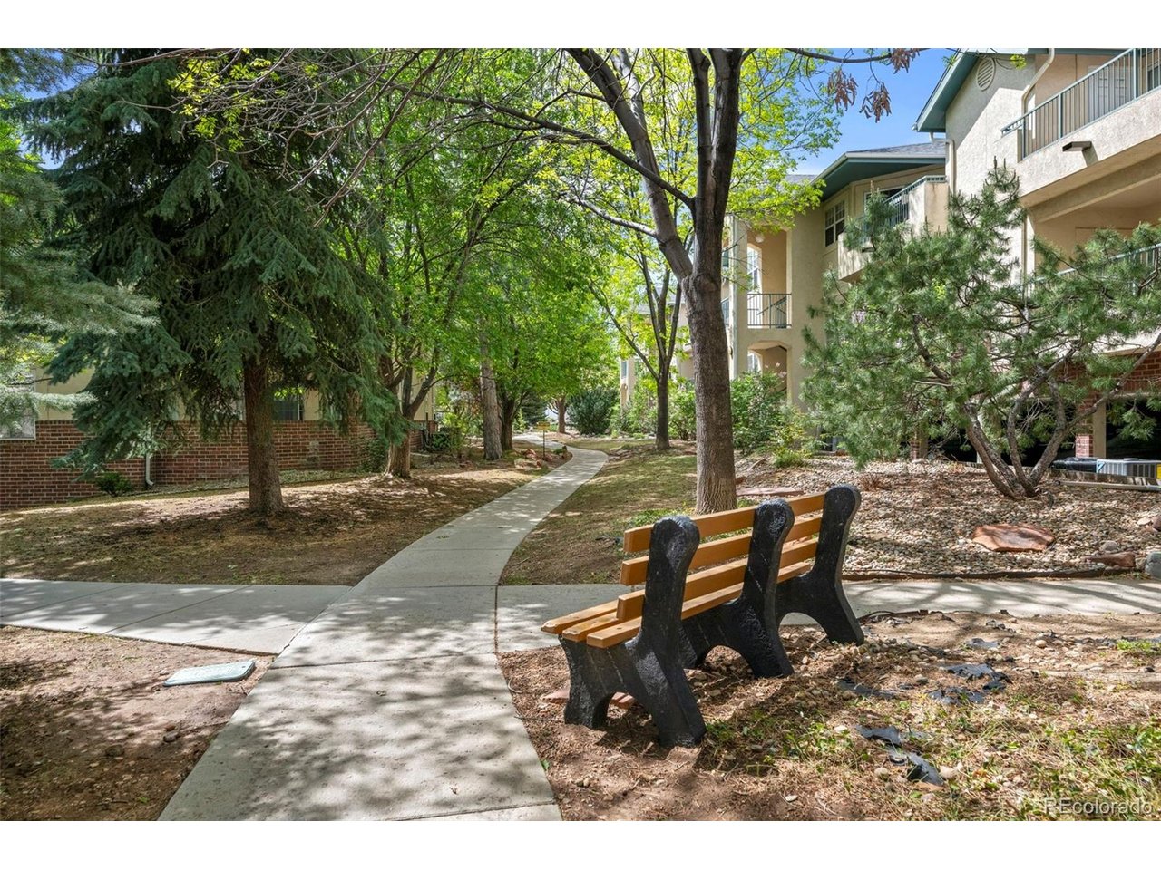540 Mohawk Dr 15