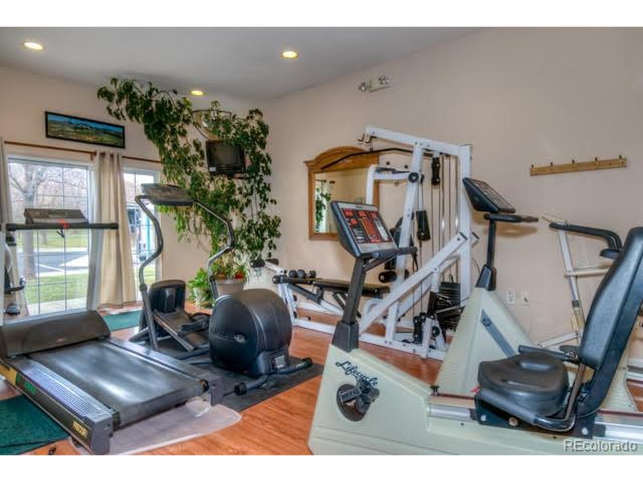 540 Mohawk Dr 15