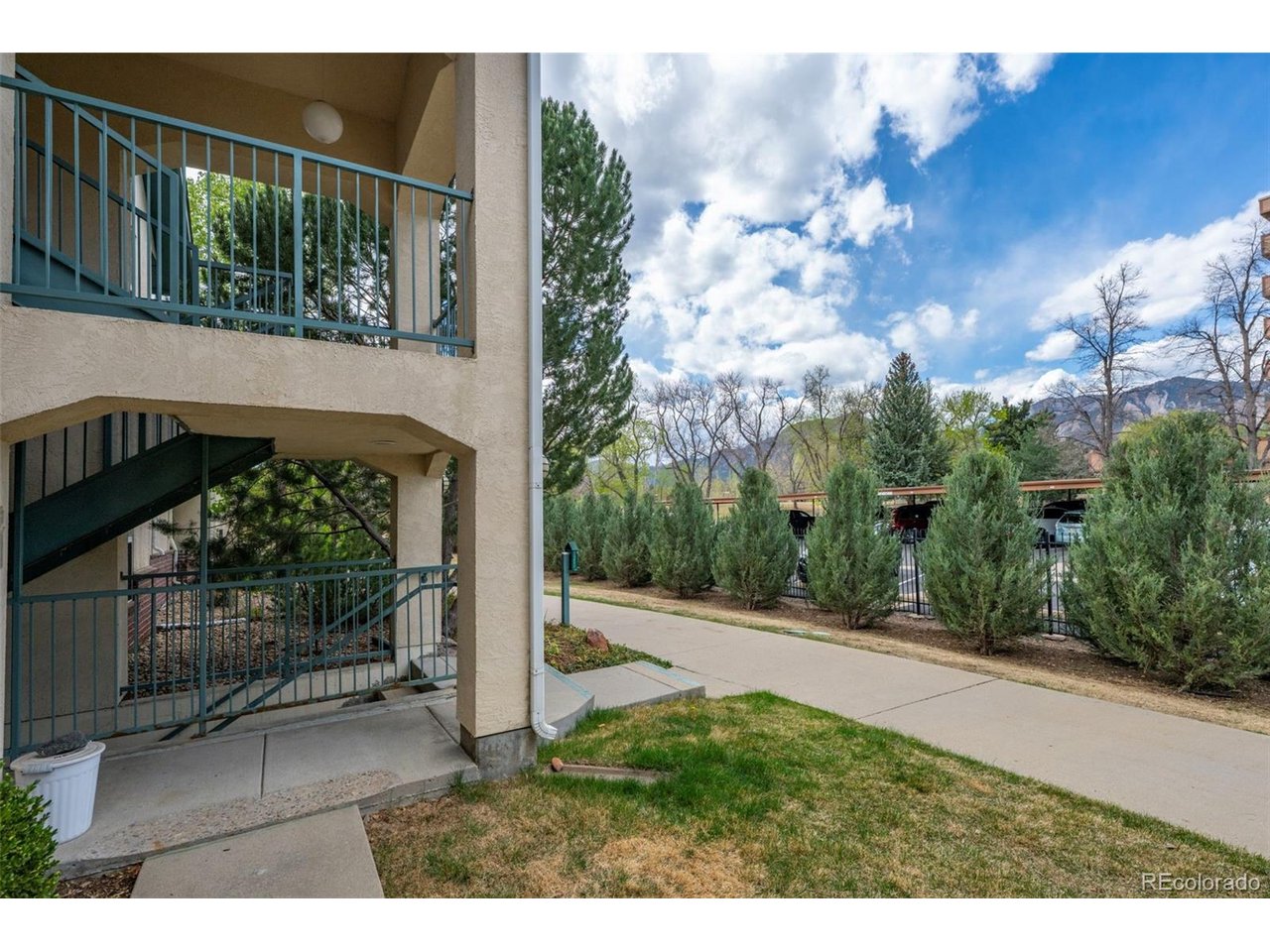 540 Mohawk Dr 15