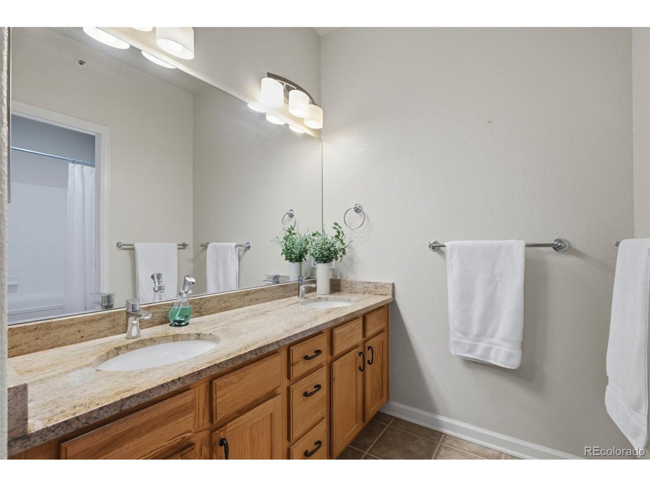 540 Mohawk Dr 15