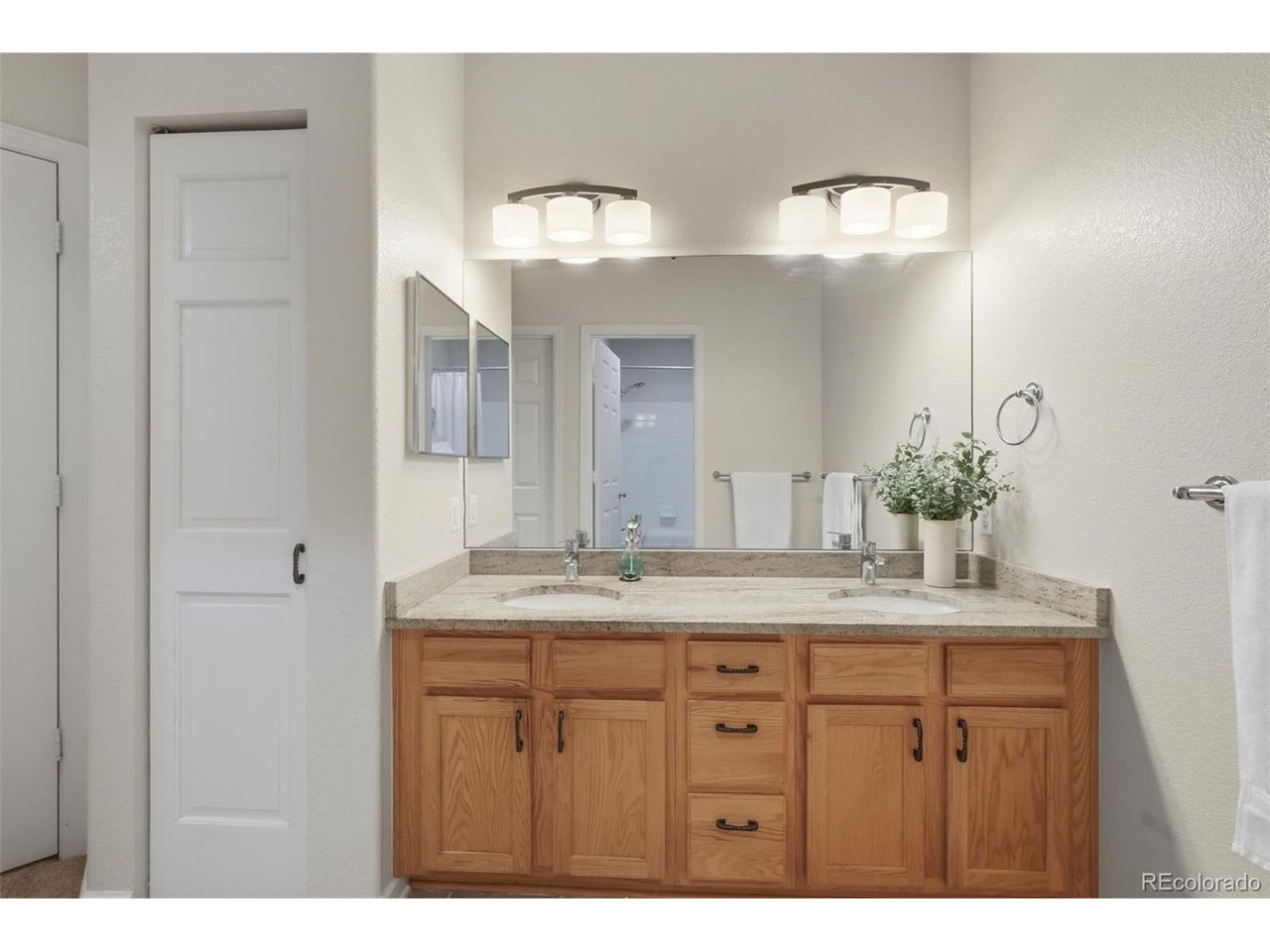 540 Mohawk Dr 15