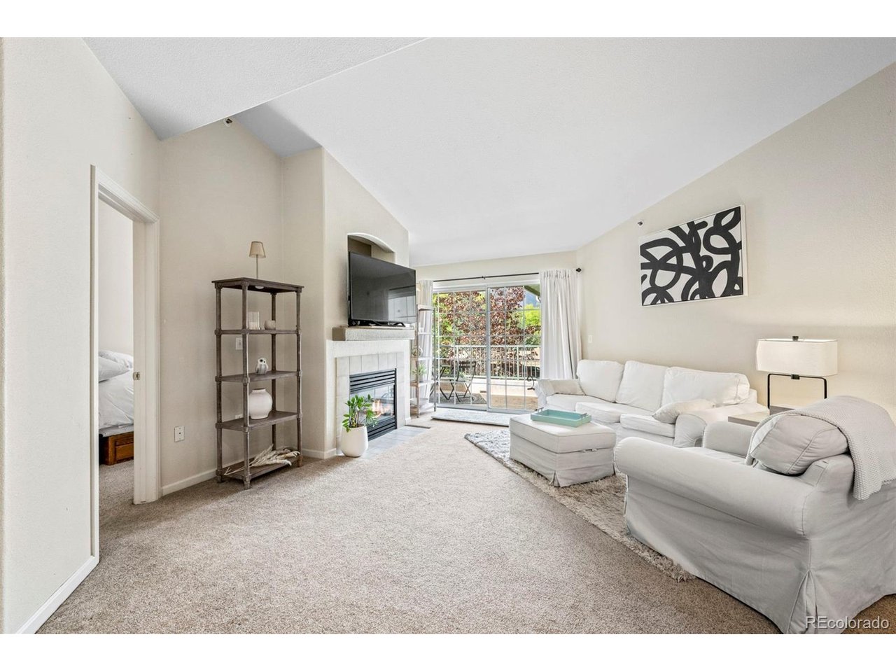 540 Mohawk Dr 15