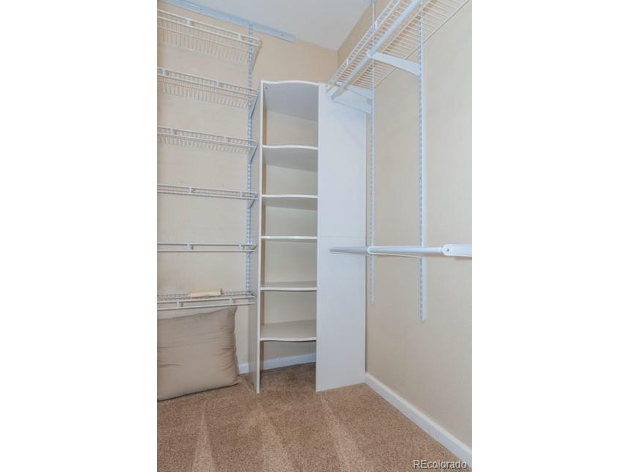540 Mohawk Dr 15