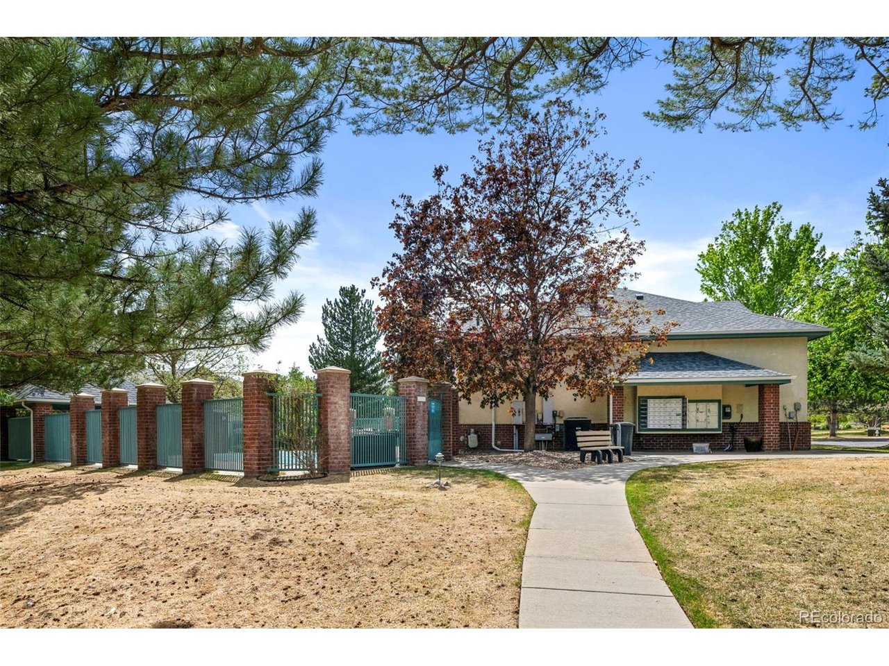 540 Mohawk Dr 15