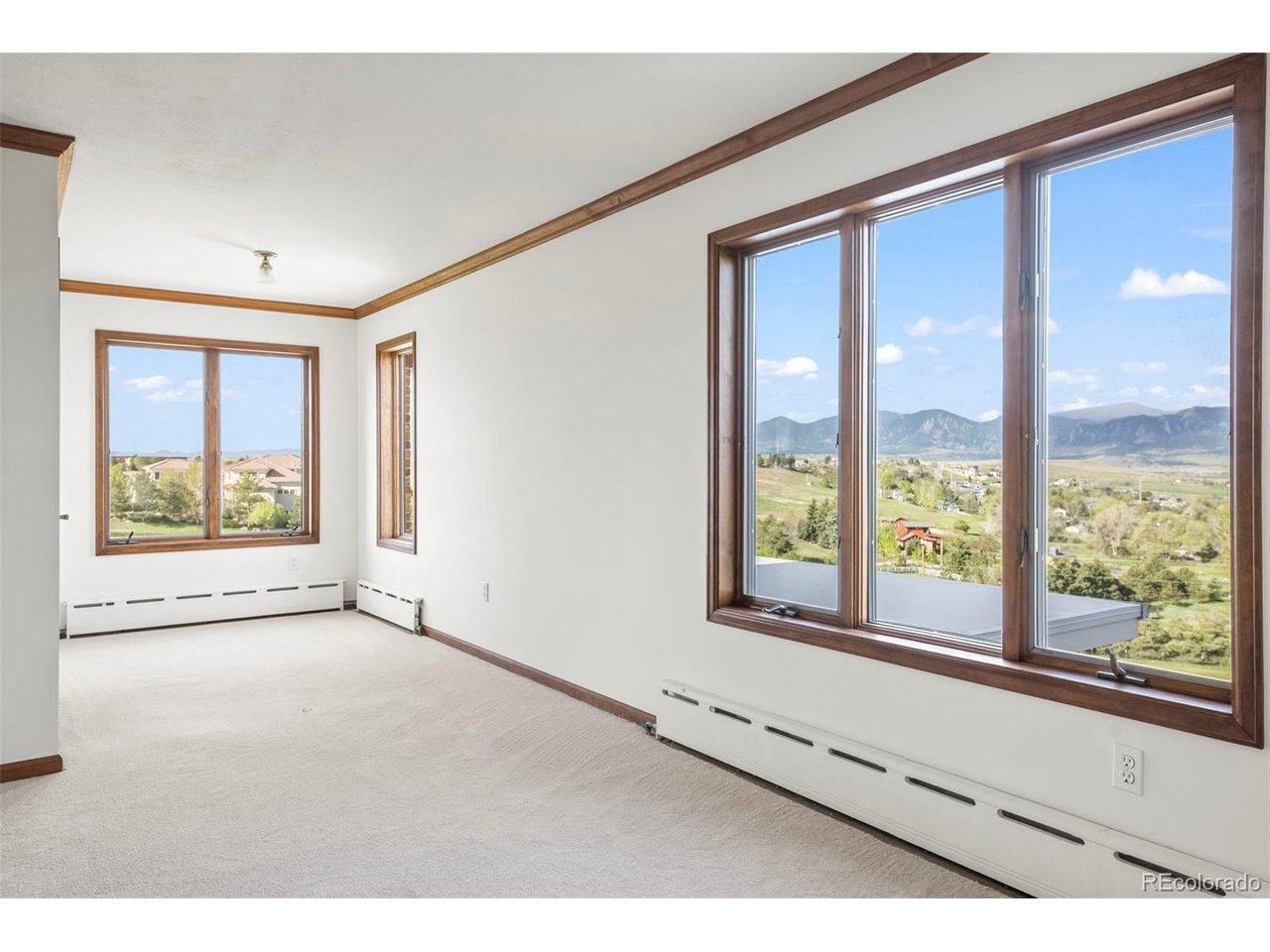 375 Majestic View Dr