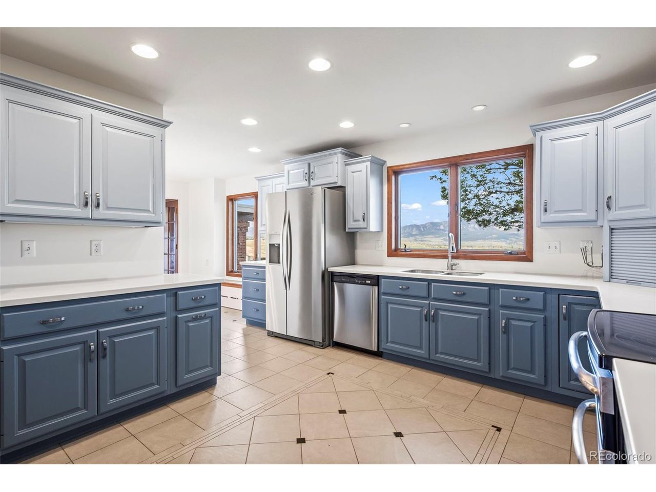 375 Majestic View Dr