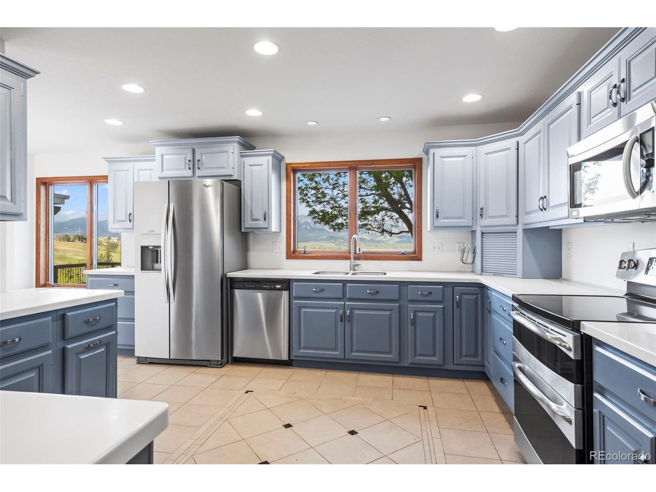 375 Majestic View Dr