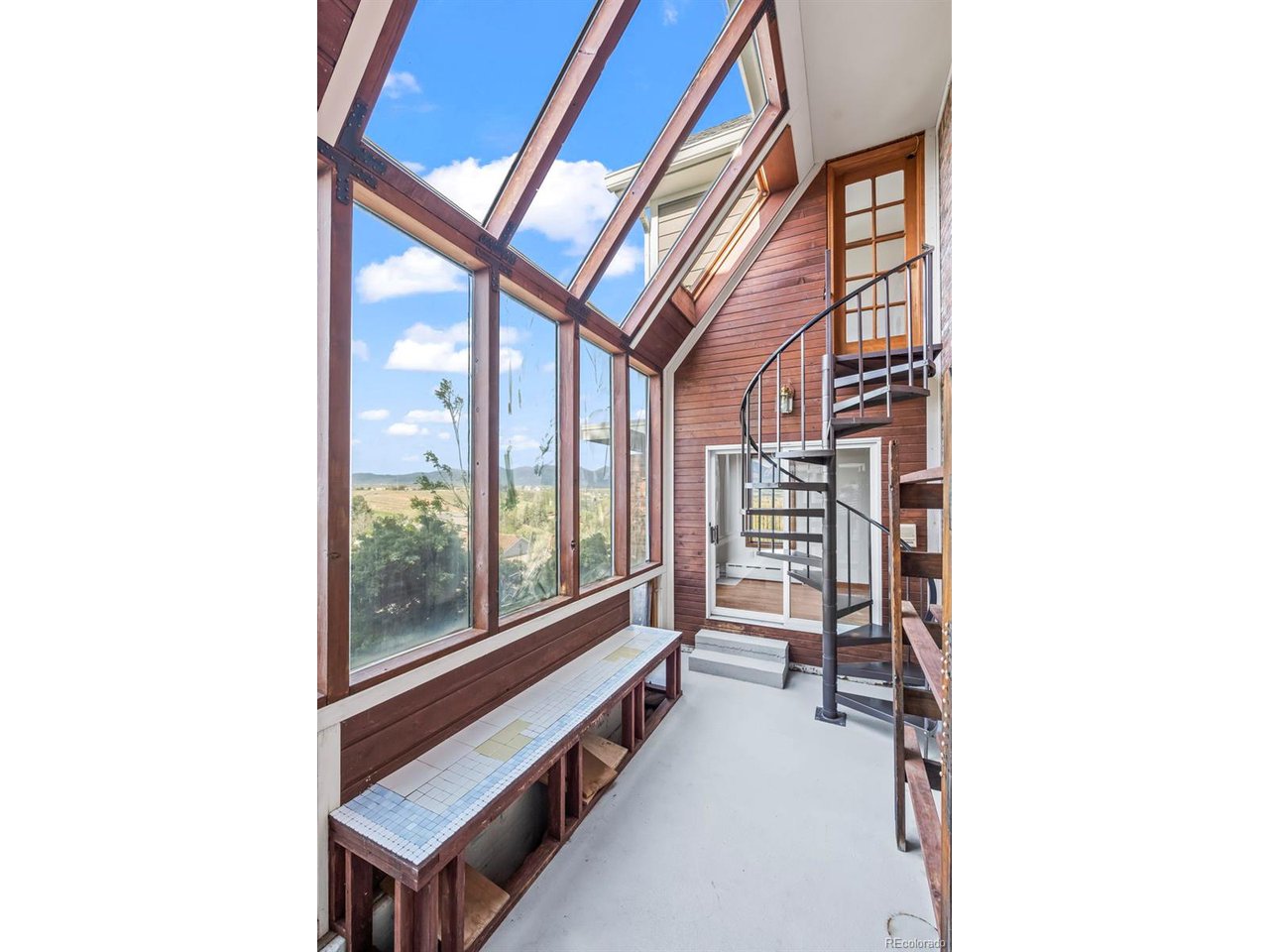 375 Majestic View Dr