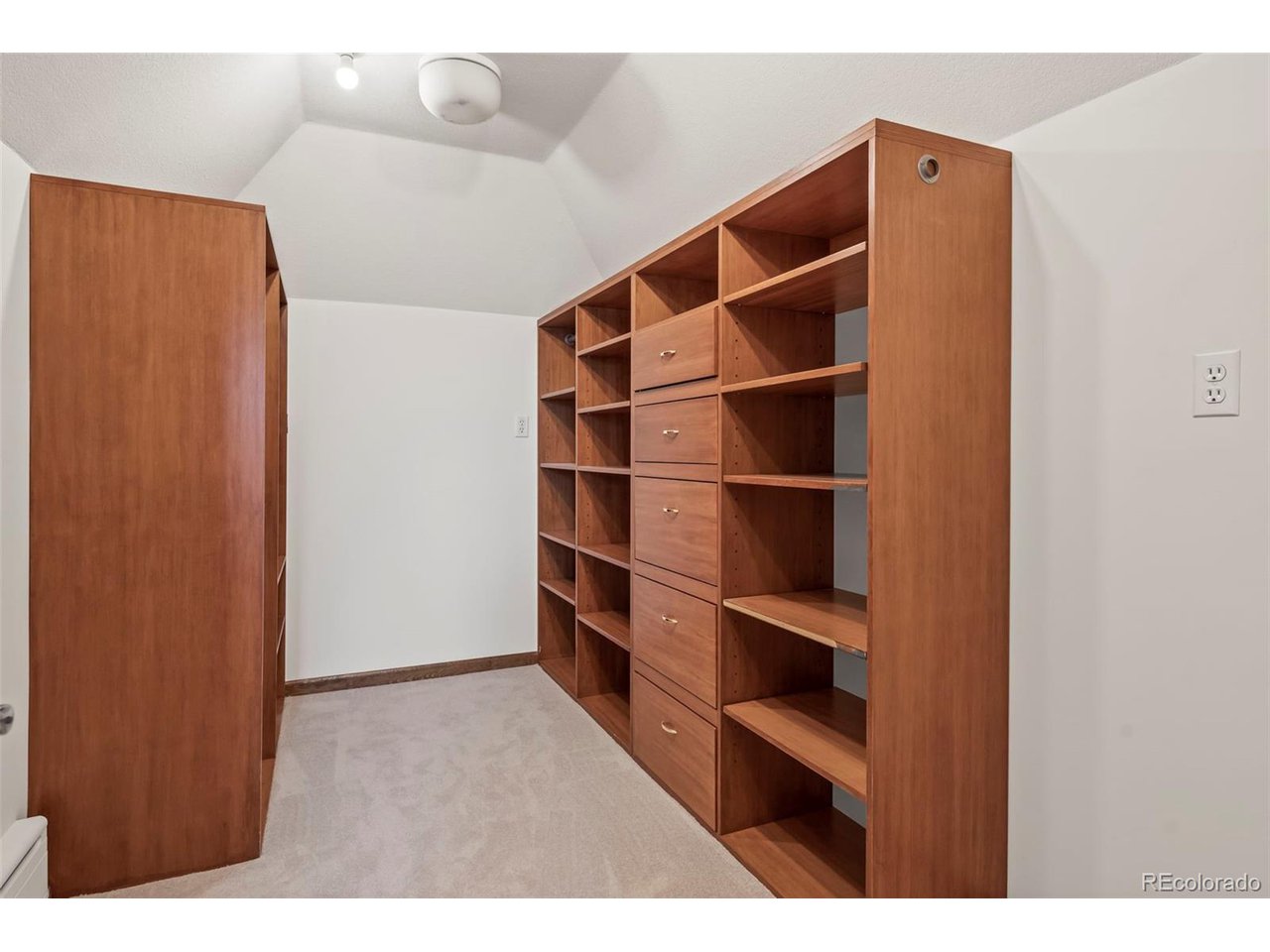 375 Majestic View Dr