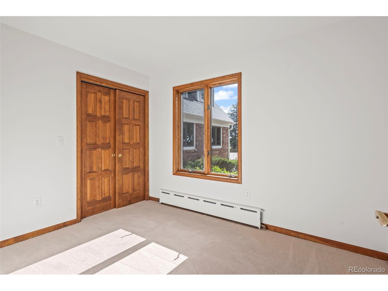 375 Majestic View Dr