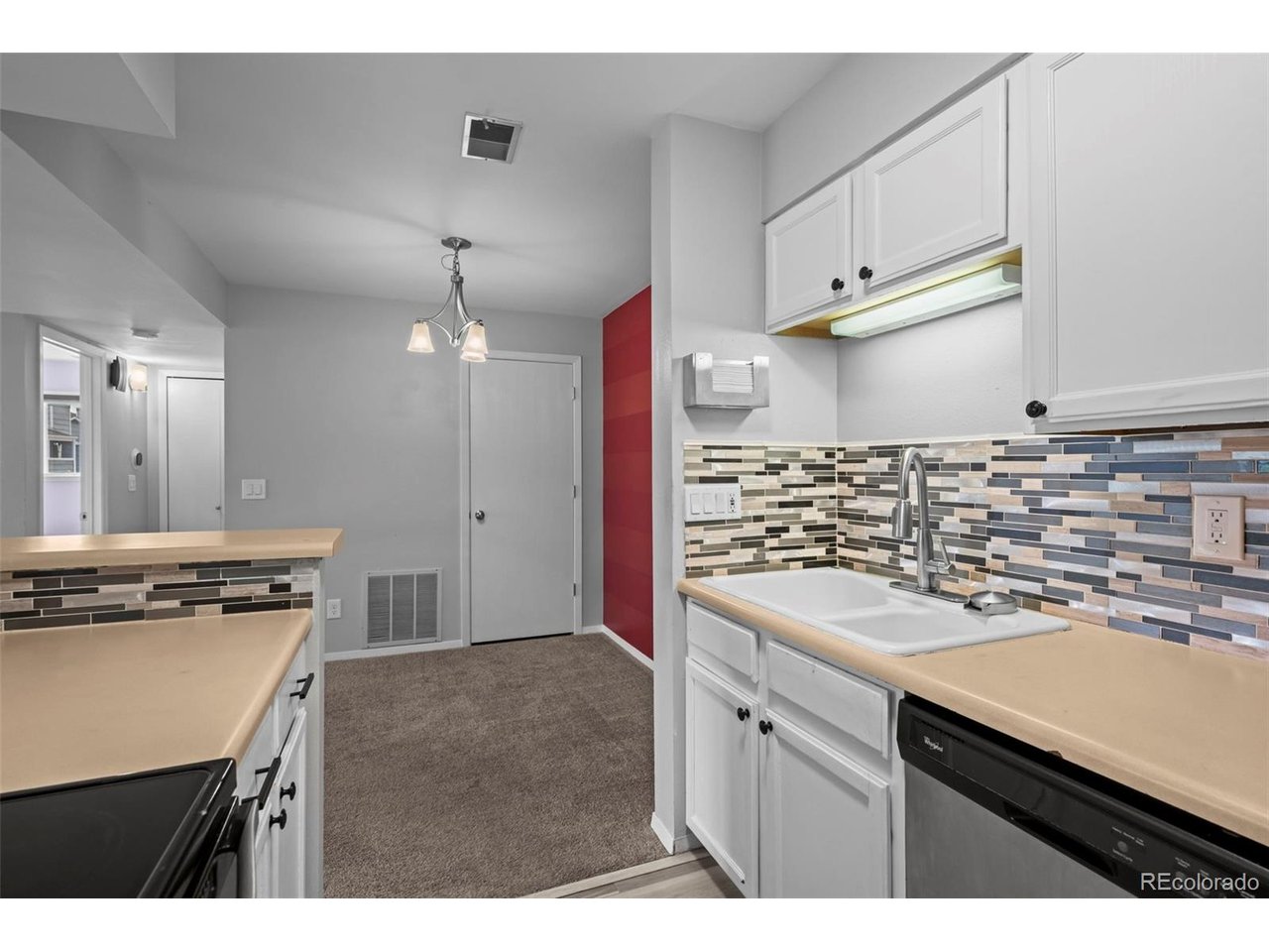 4682 White Rock Cir 9