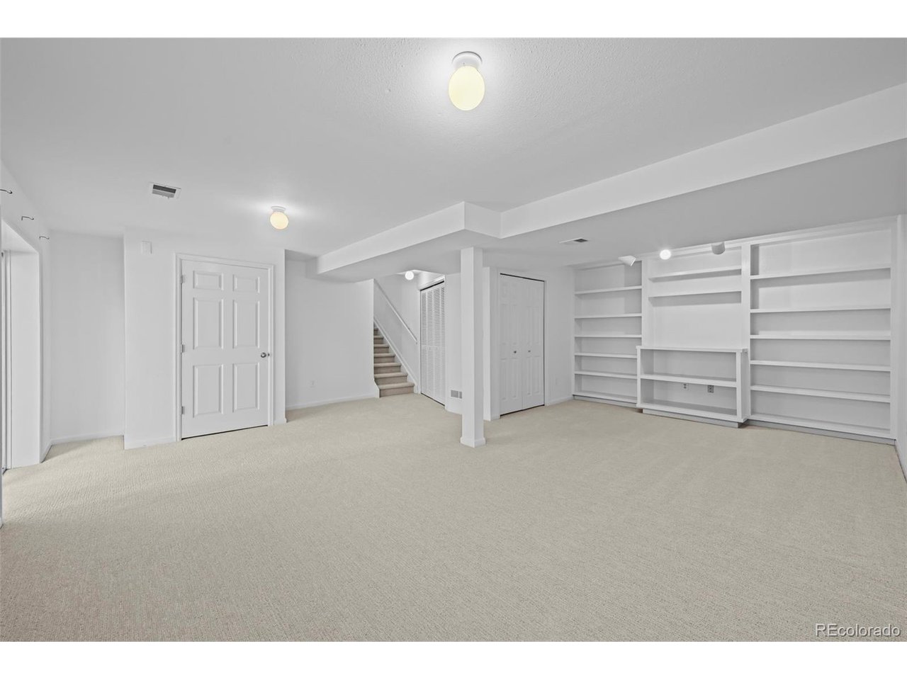 1096 Falcon Ct