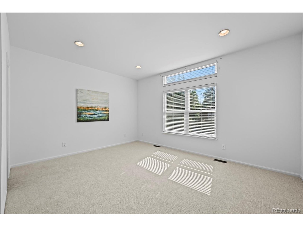 1096 Falcon Ct