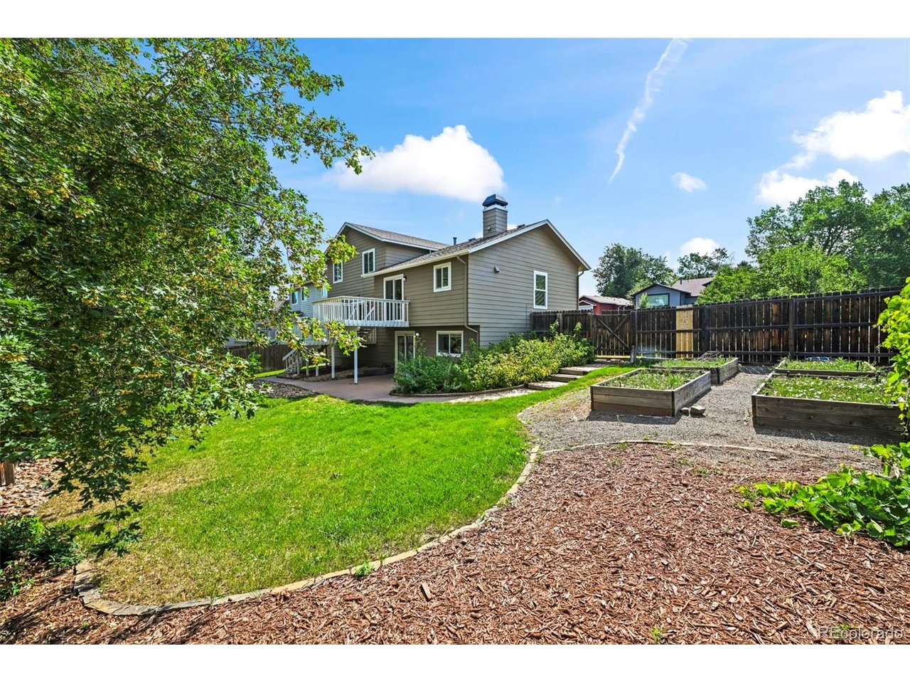 1096 Falcon Ct