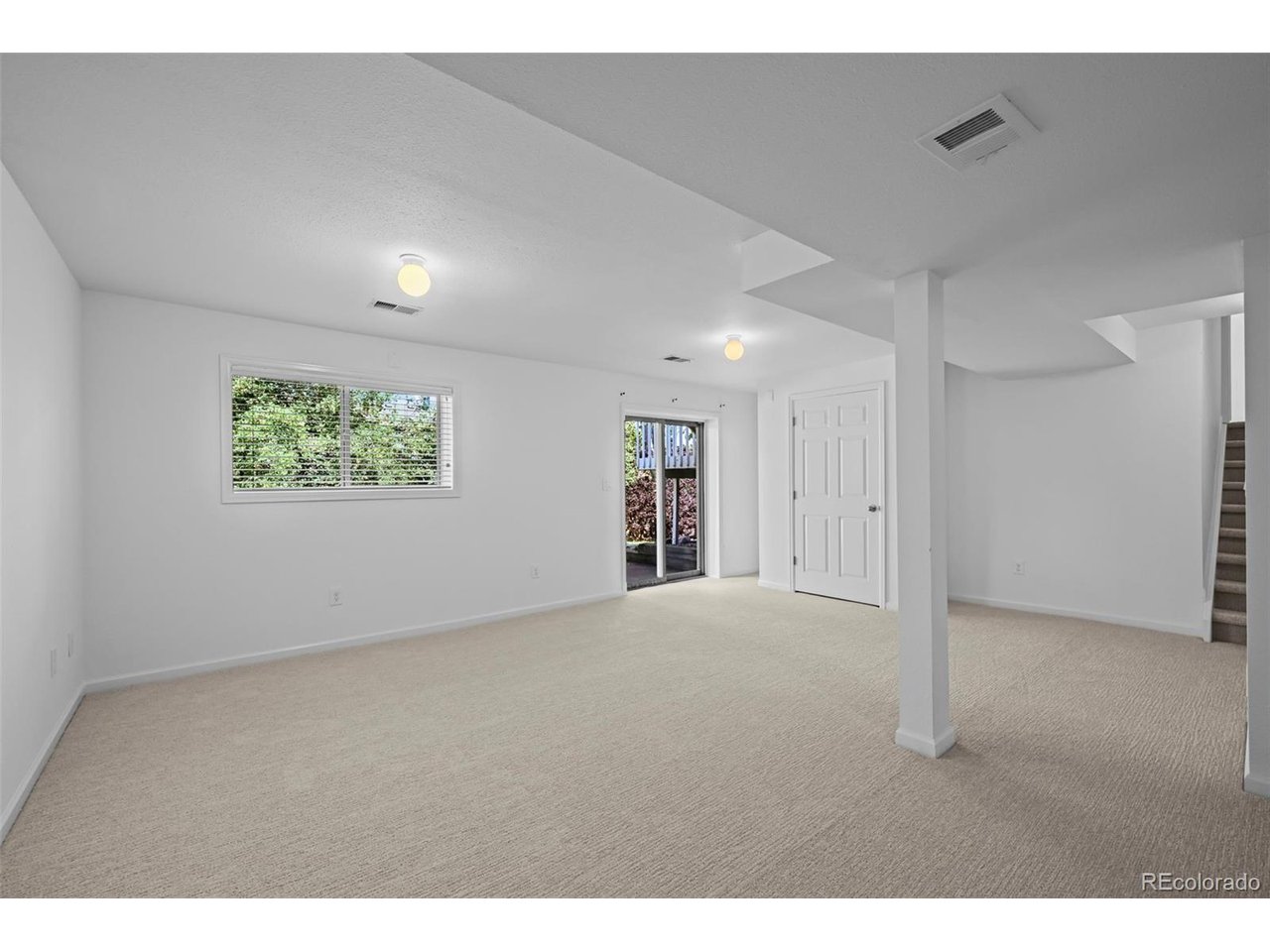1096 Falcon Ct
