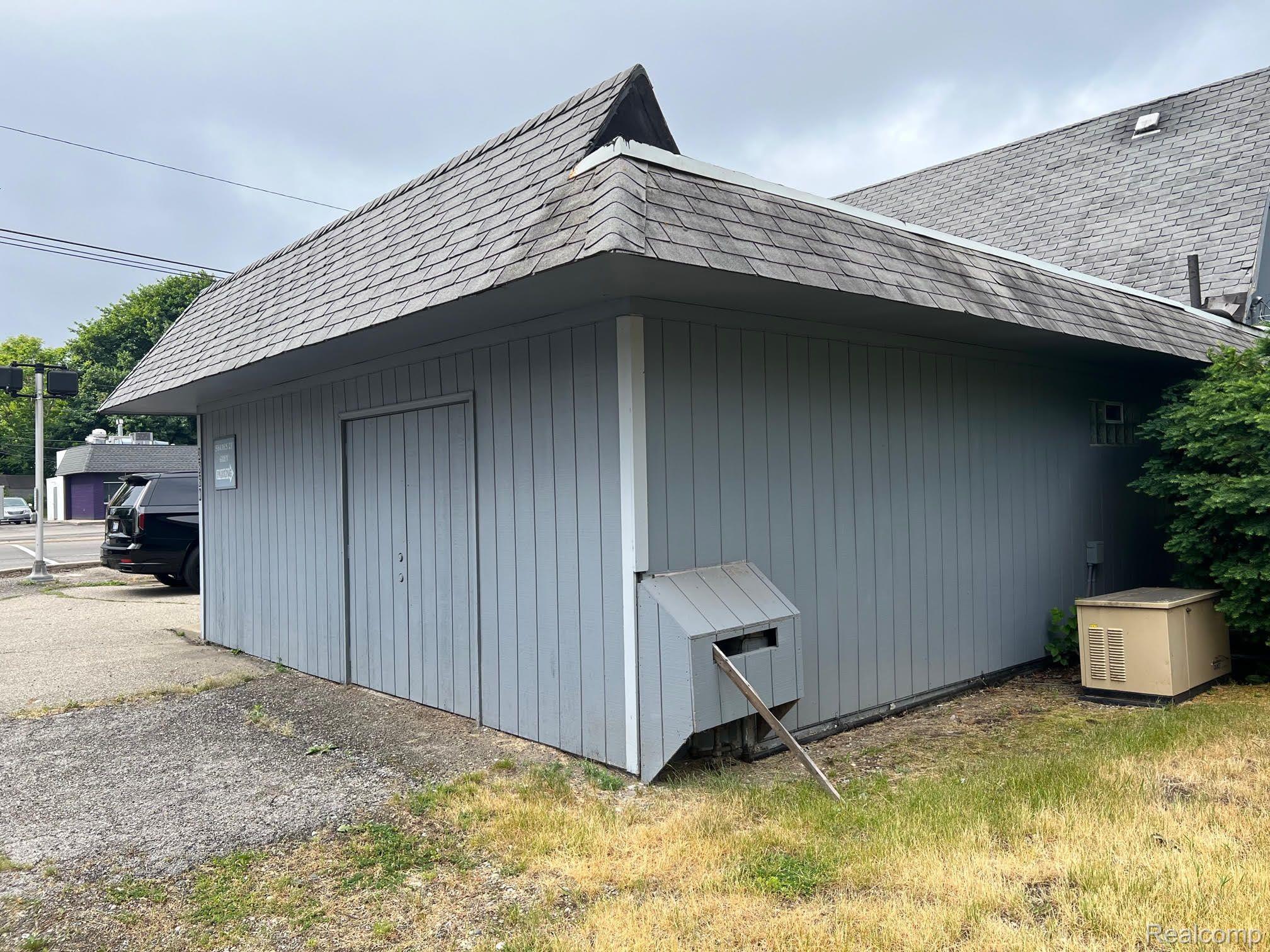 3860 ELIZABETH LAKE Road