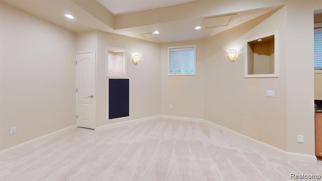 1226 CEDARHOLM Lane