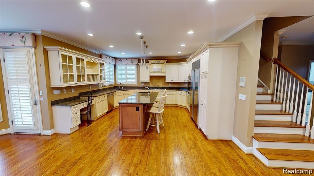 1226 CEDARHOLM Lane