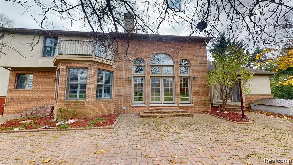 1226 CEDARHOLM Lane
