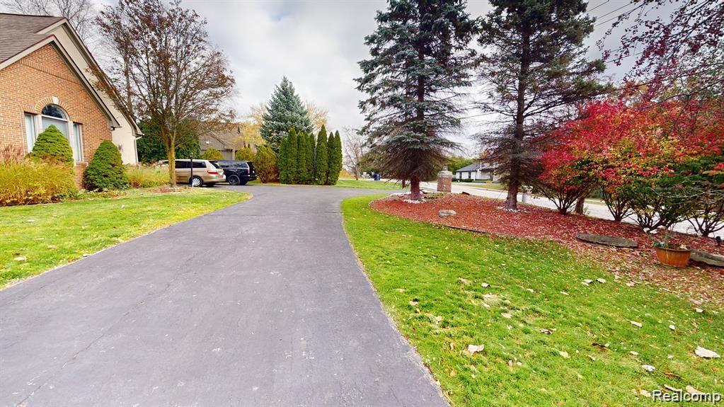 1226 CEDARHOLM Lane