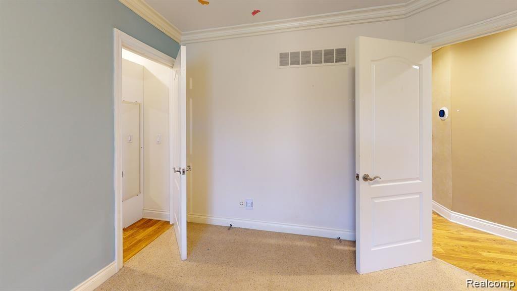 1226 CEDARHOLM Lane