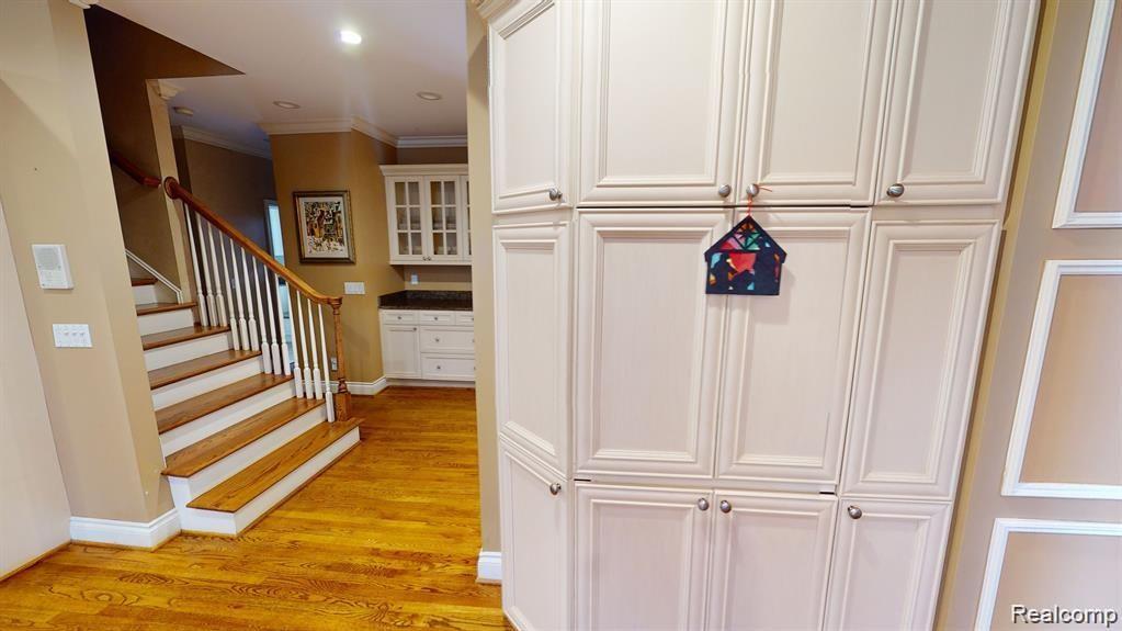 1226 CEDARHOLM Lane