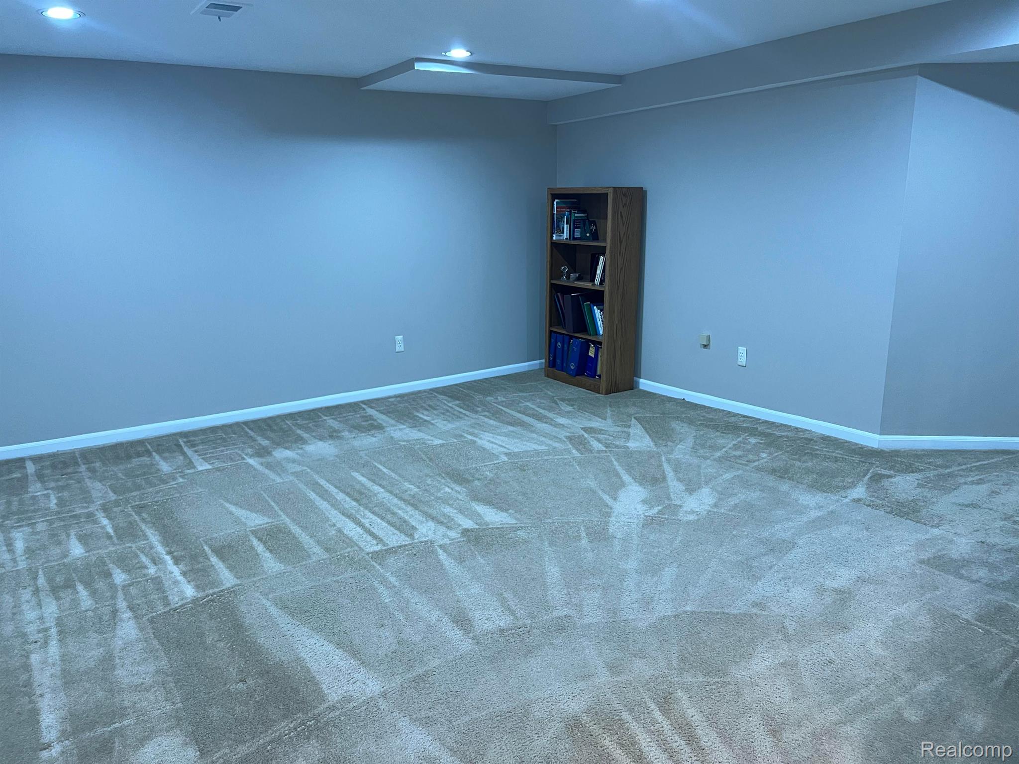 7317 MEADOWRIDGE Circle