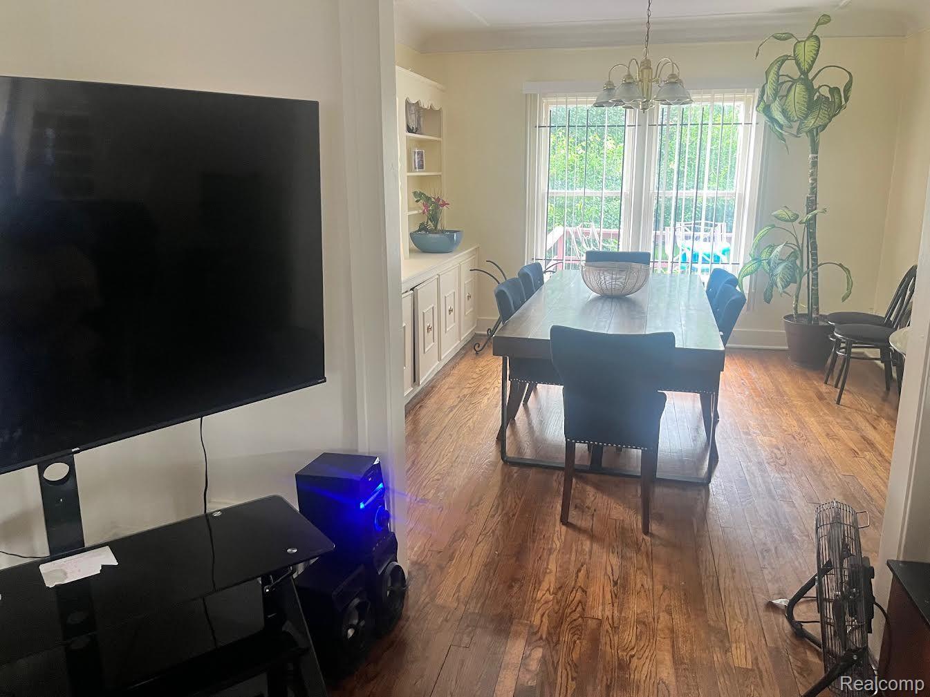 15033 GILCHRIST Street