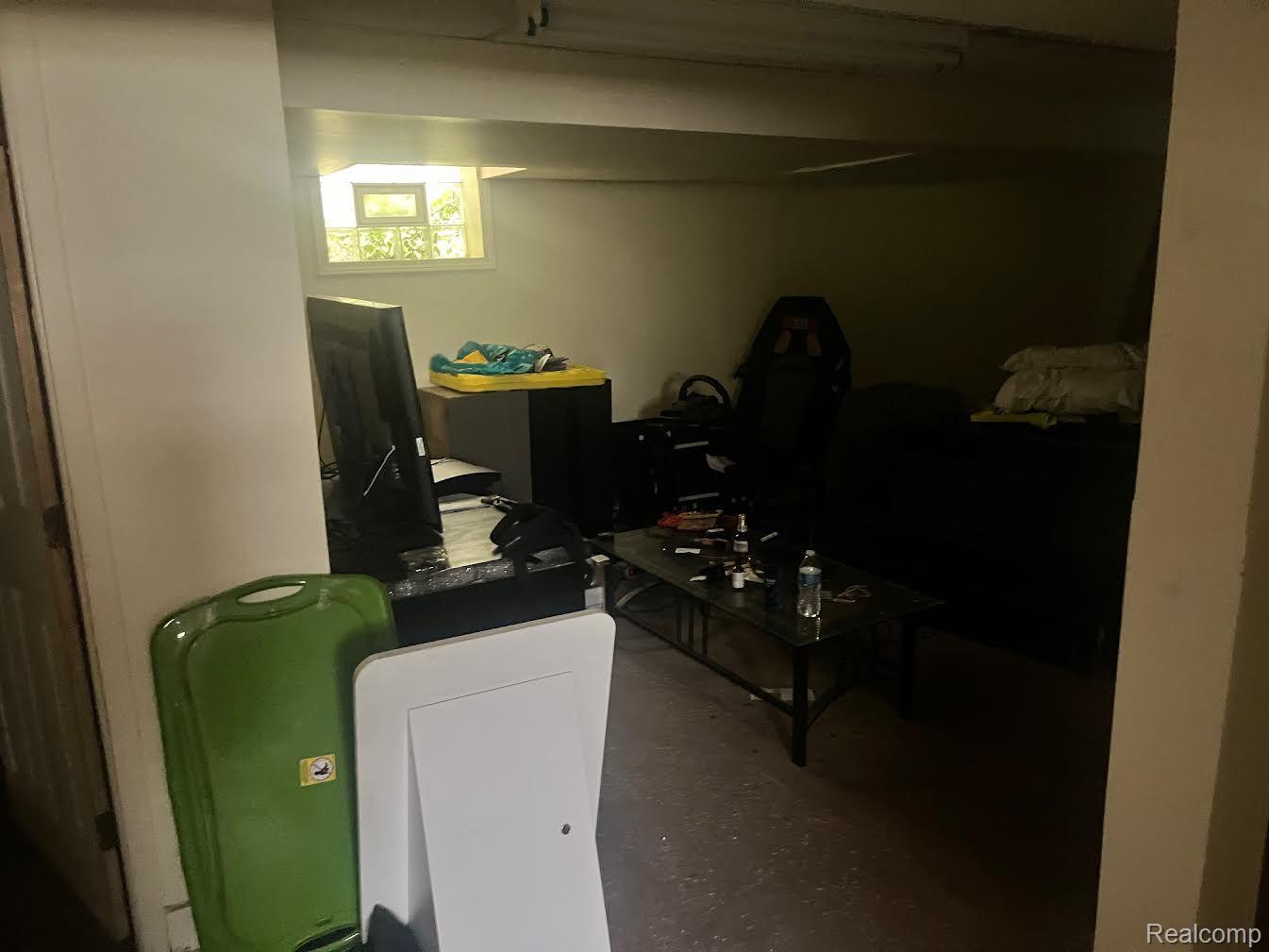 15033 GILCHRIST Street