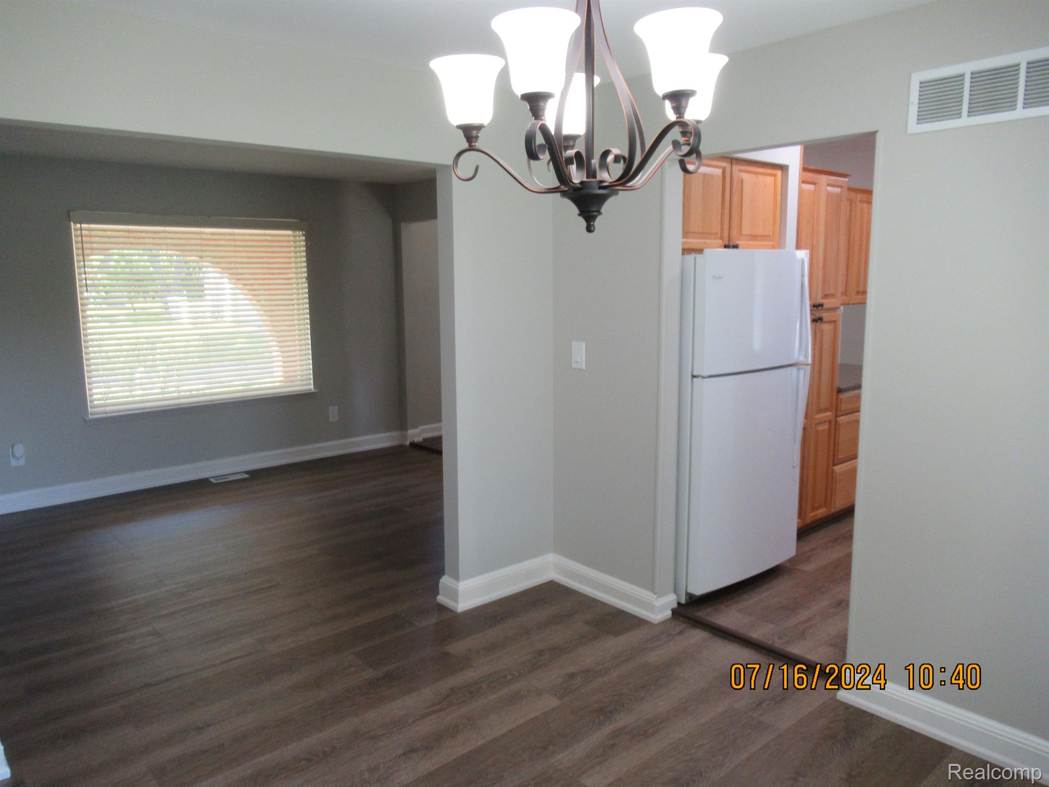 40526 VILLAGE OAKS