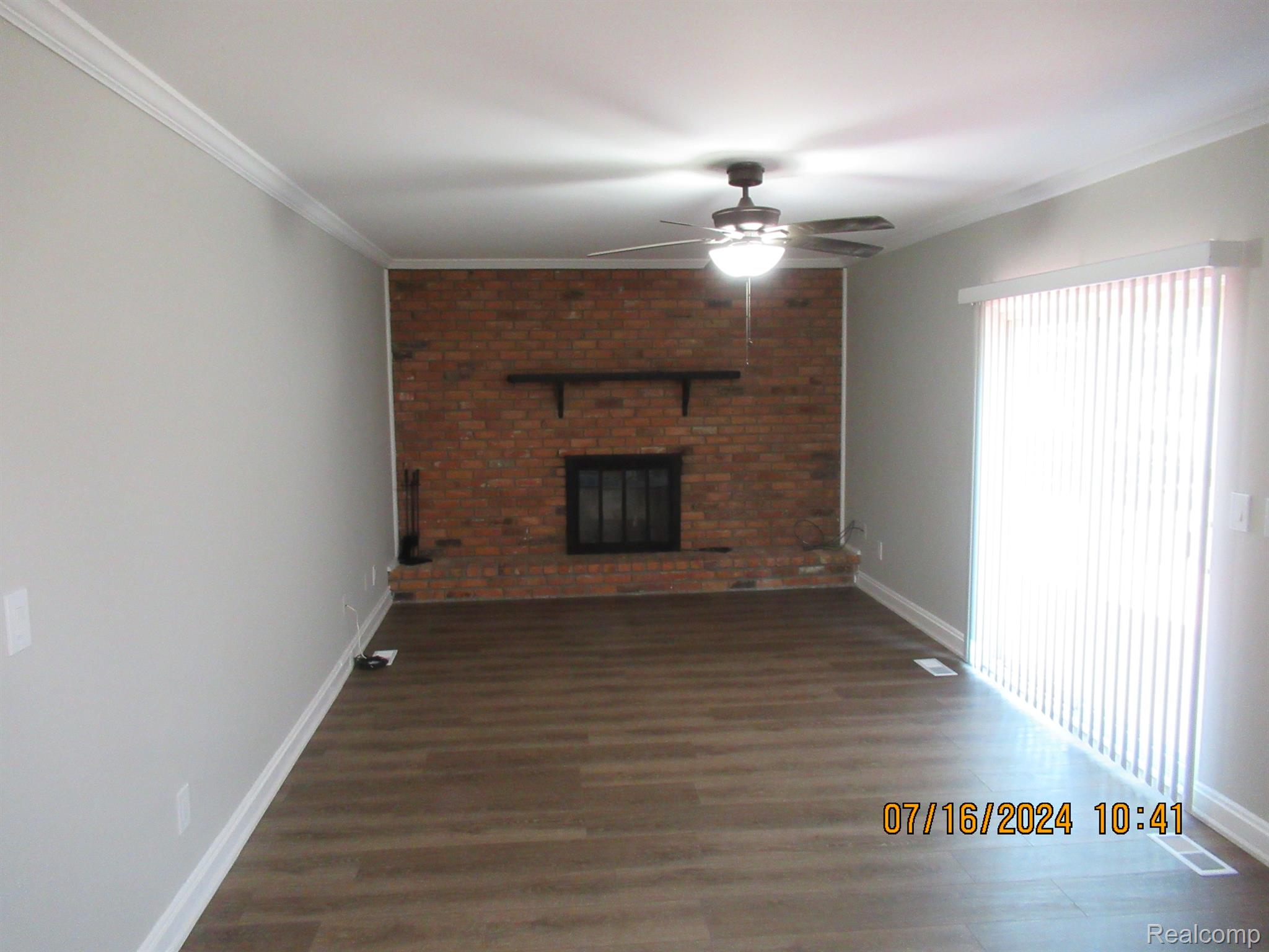 40526 VILLAGE OAKS
