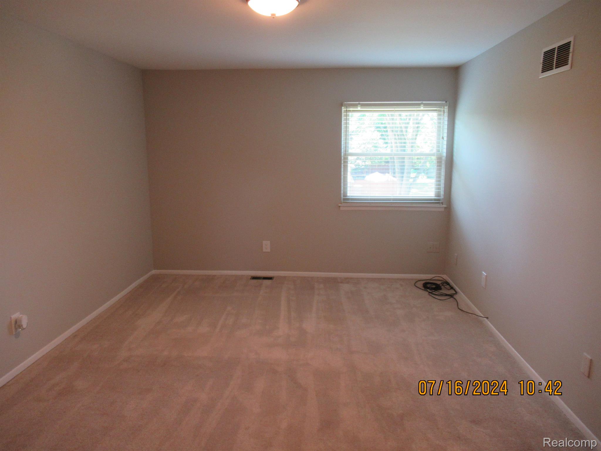 40526 VILLAGE OAKS