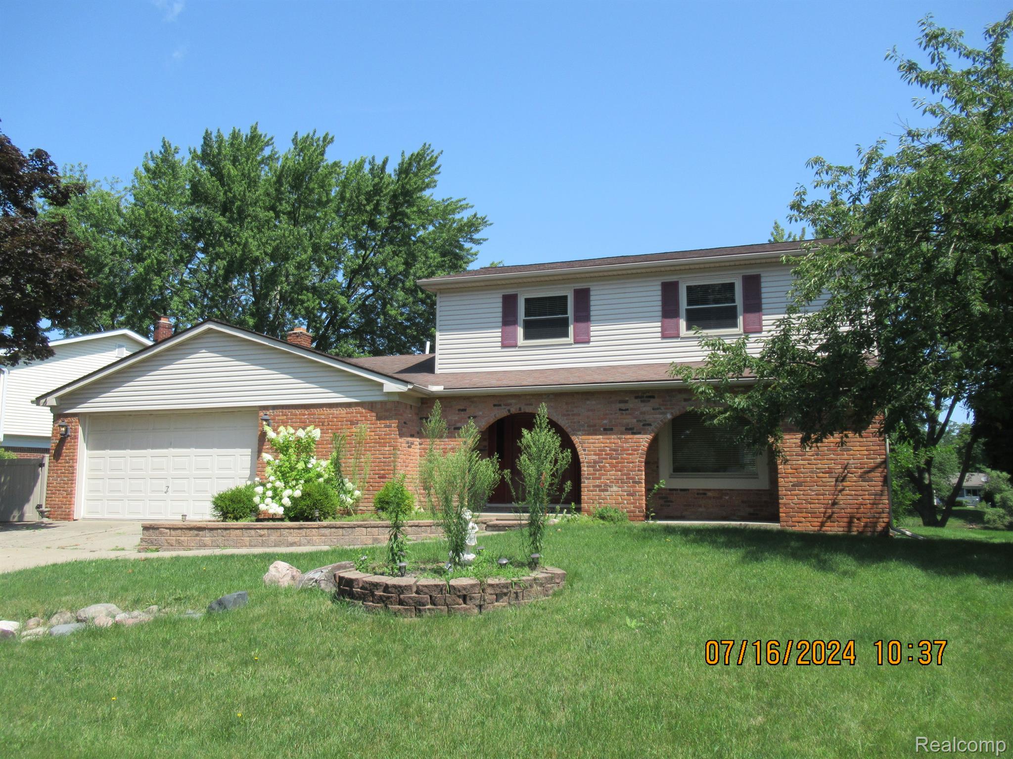 40526 VILLAGE OAKS