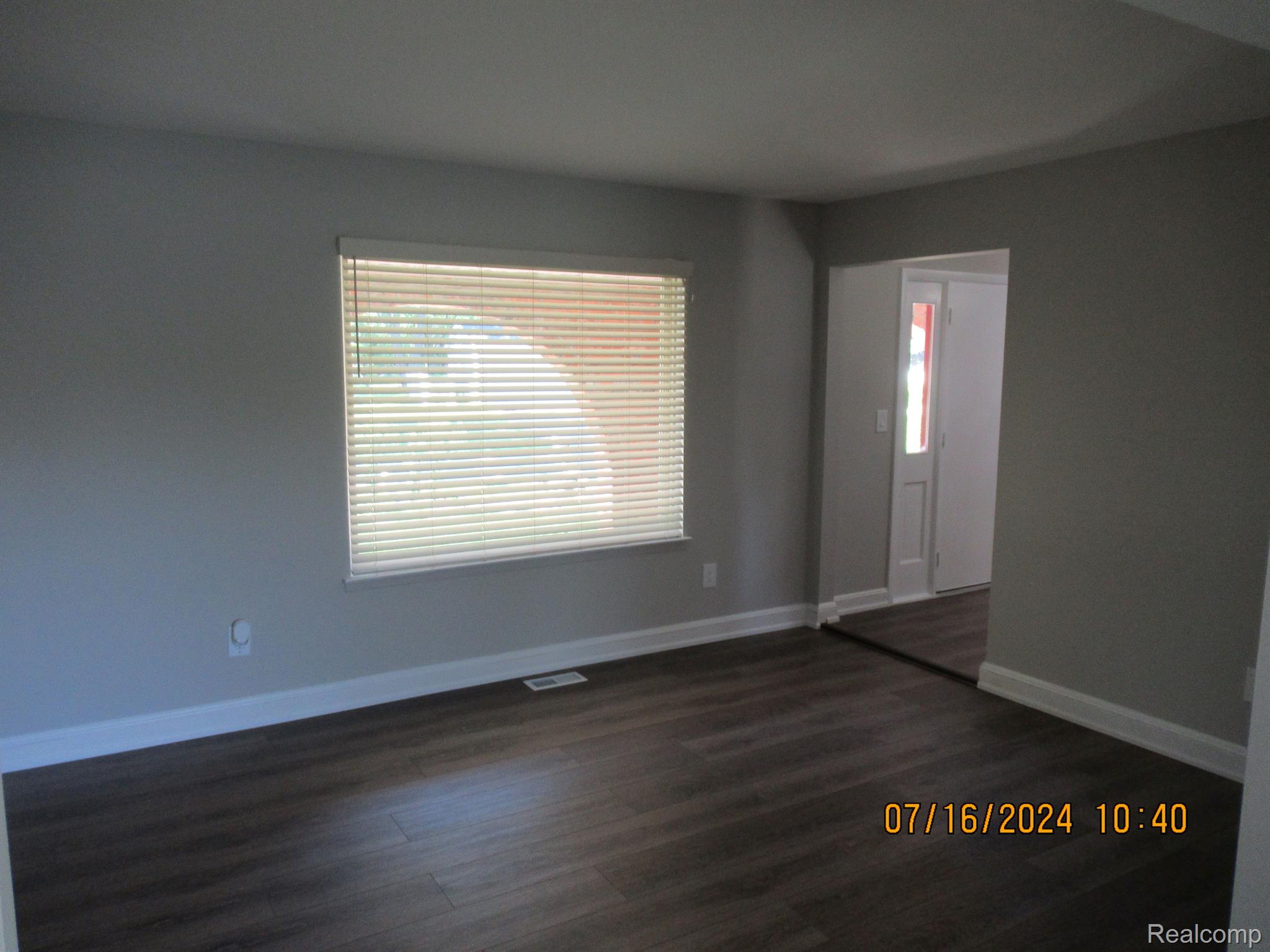 40526 VILLAGE OAKS