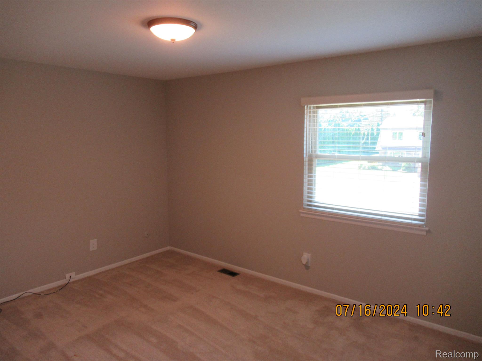 40526 VILLAGE OAKS