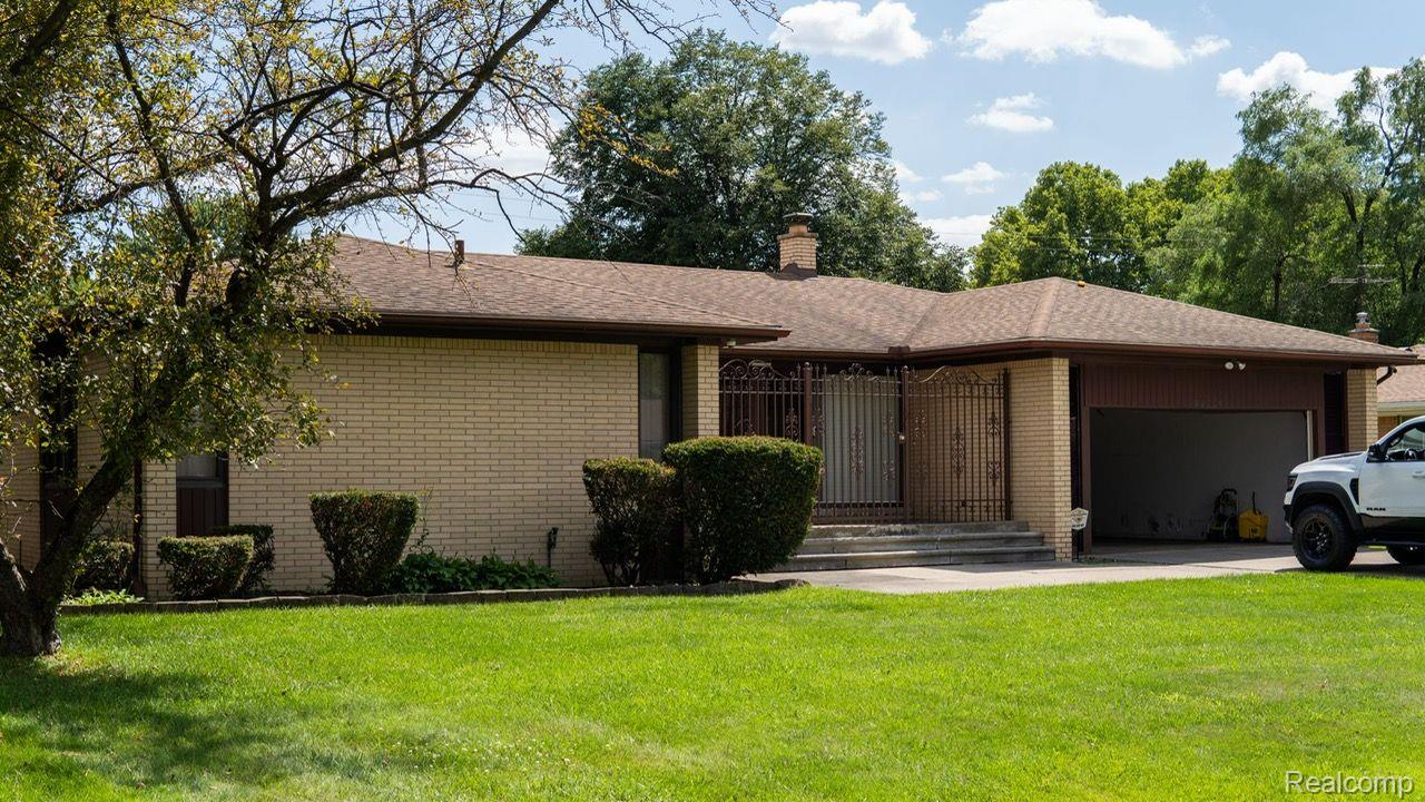 18201 NADOL Drive