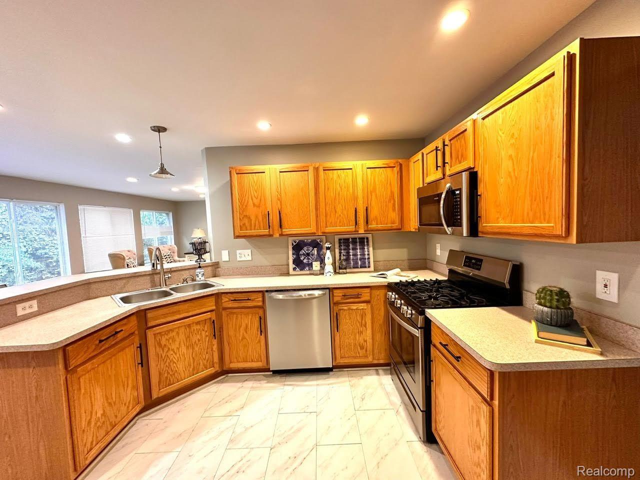 8676 W WALDEN Drive