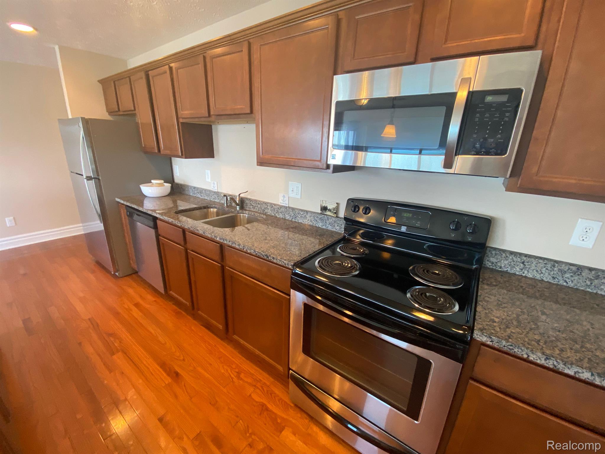 475 S Water St. APT 2