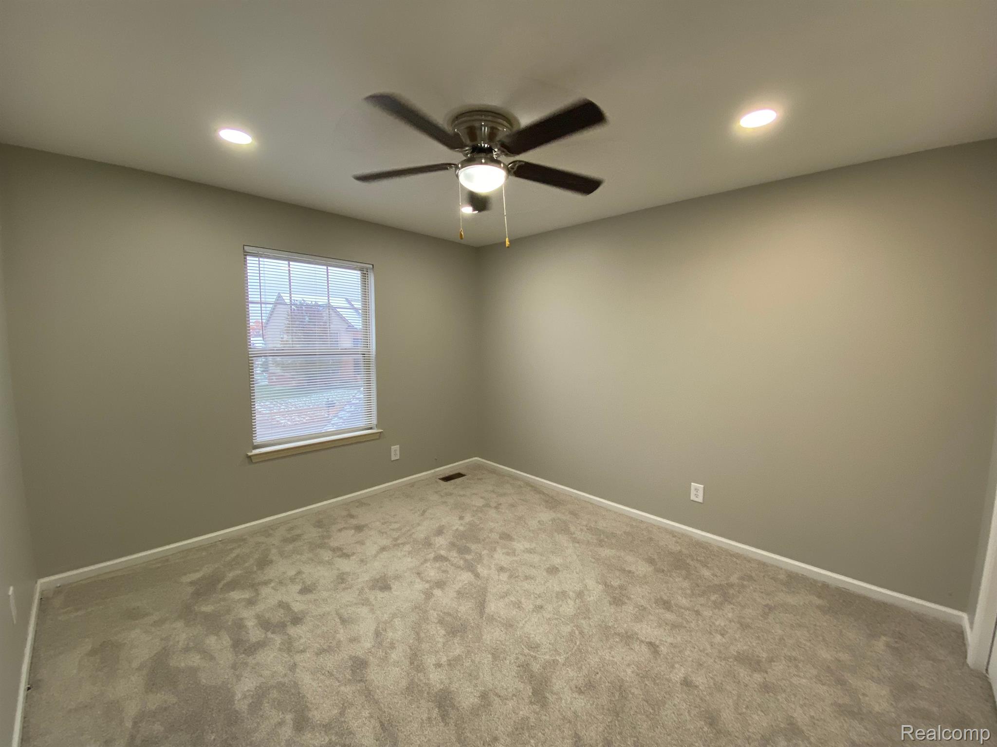 919 GRANDVIEW Drive