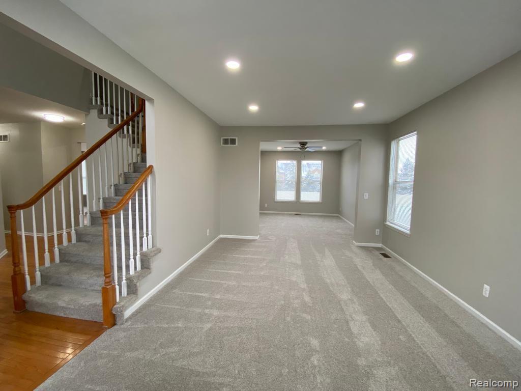 919 GRANDVIEW Drive
