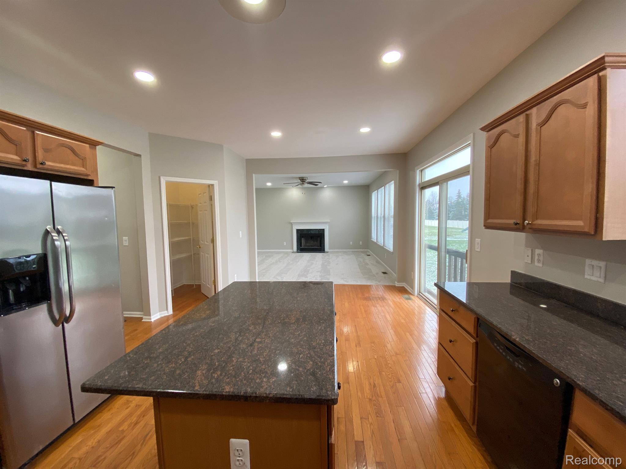 919 GRANDVIEW Drive