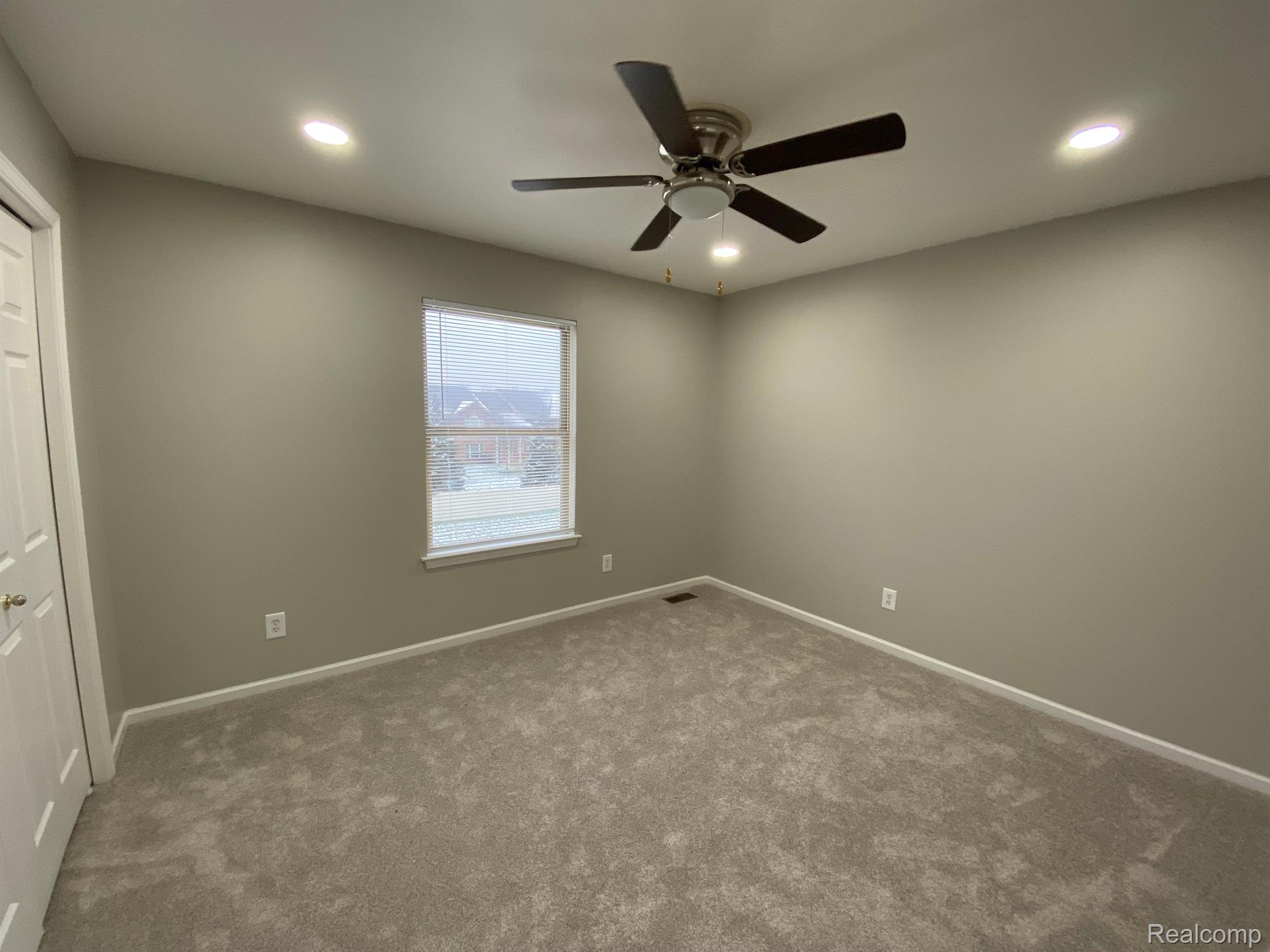 919 GRANDVIEW Drive